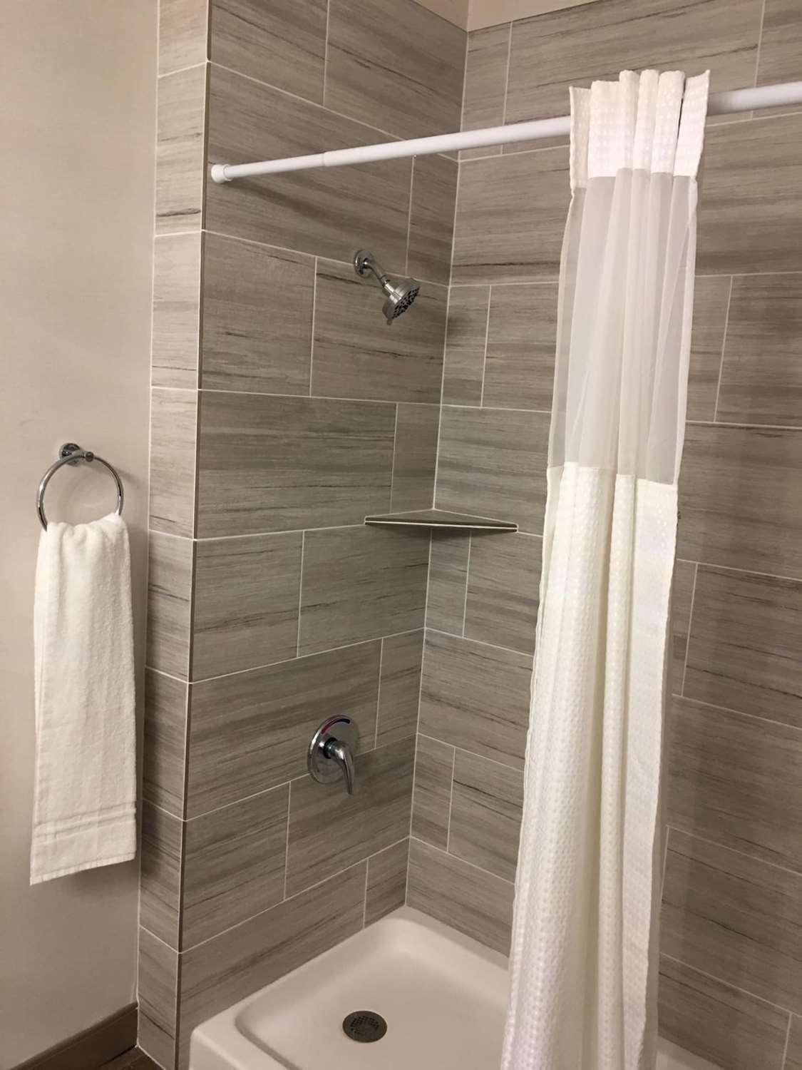 Best Western Plus Riata Brownwood Exterior photo