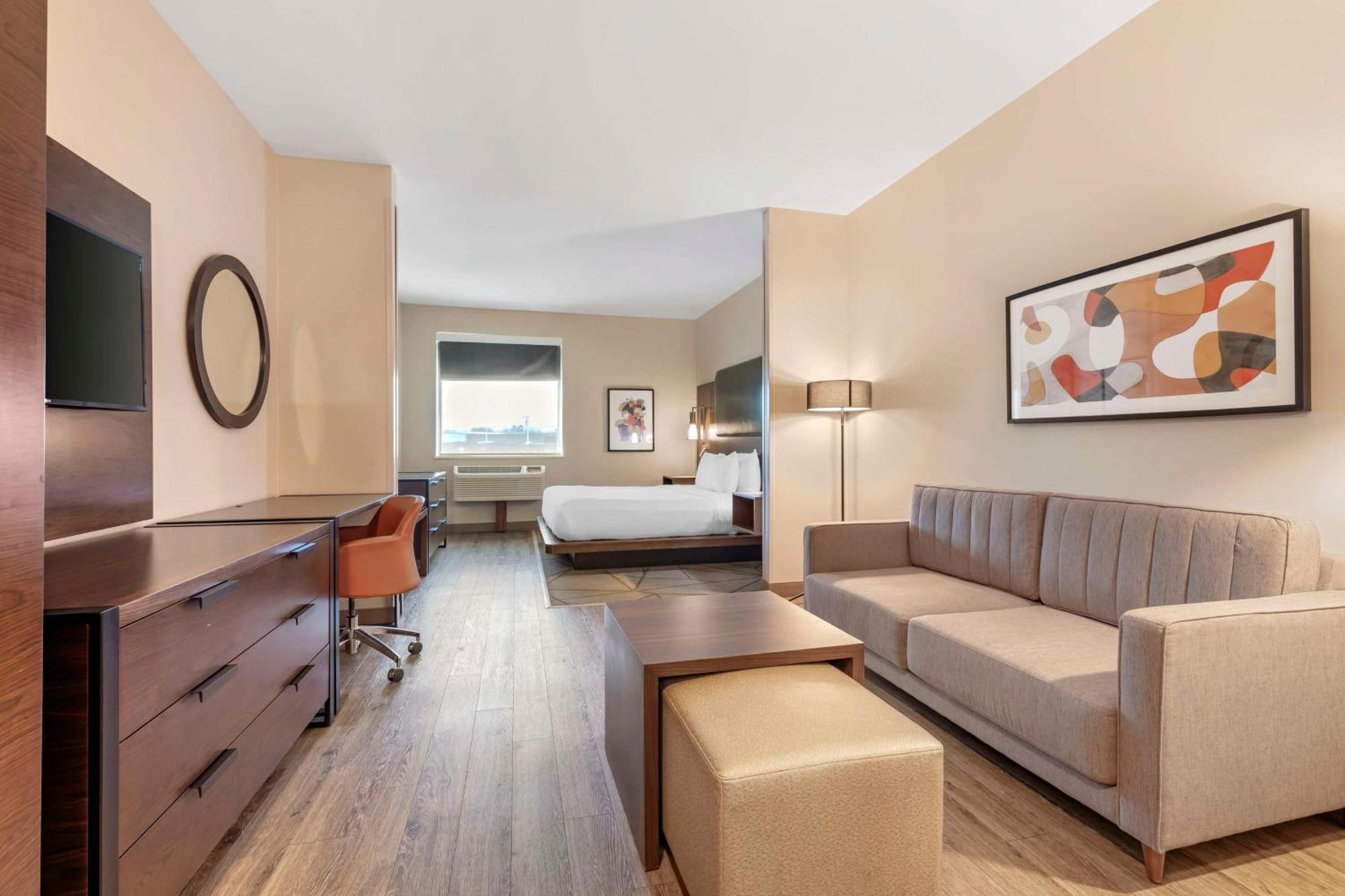 Best Western Plus Riata Brownwood Exterior photo