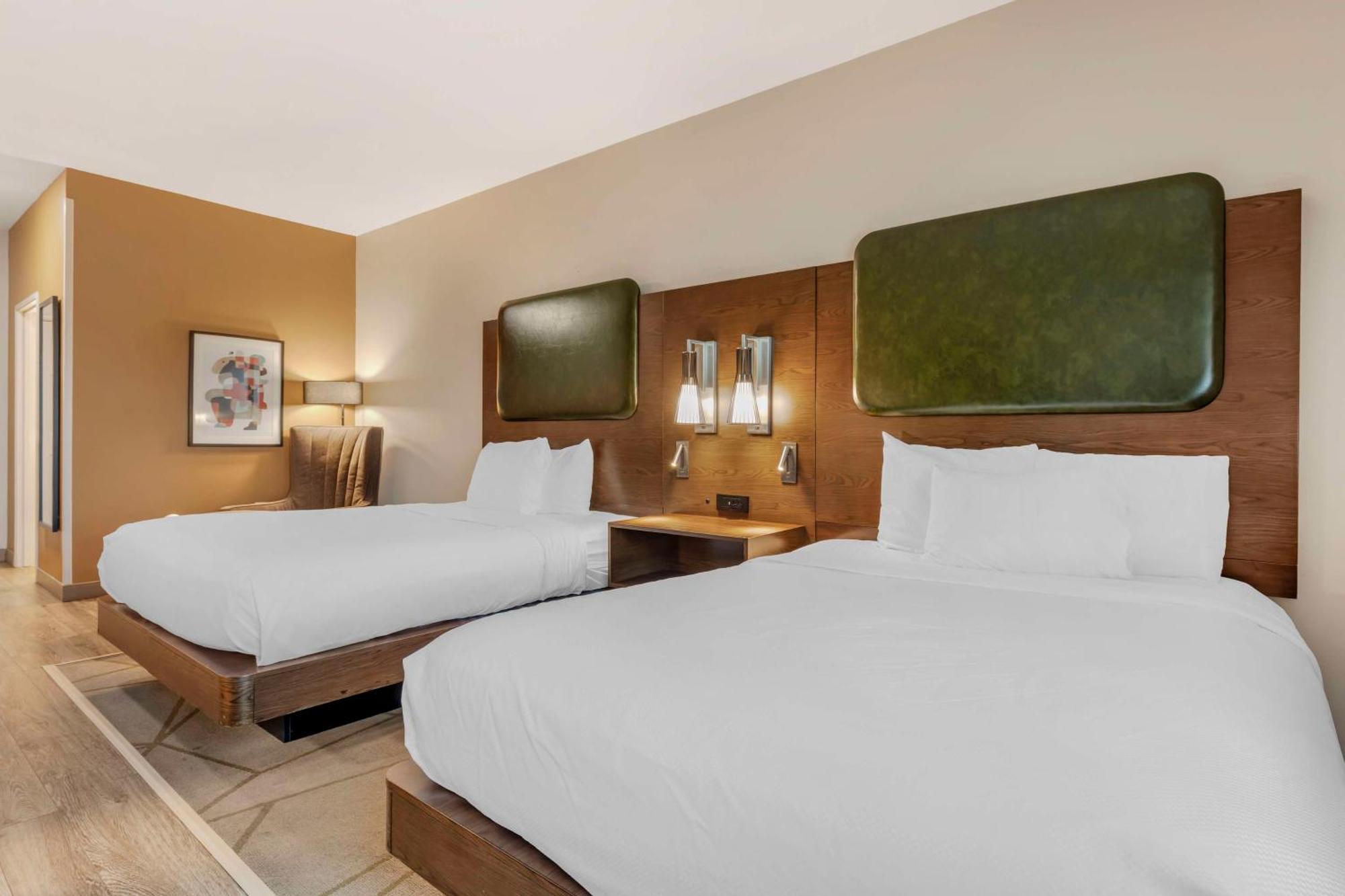 Best Western Plus Riata Brownwood Exterior photo