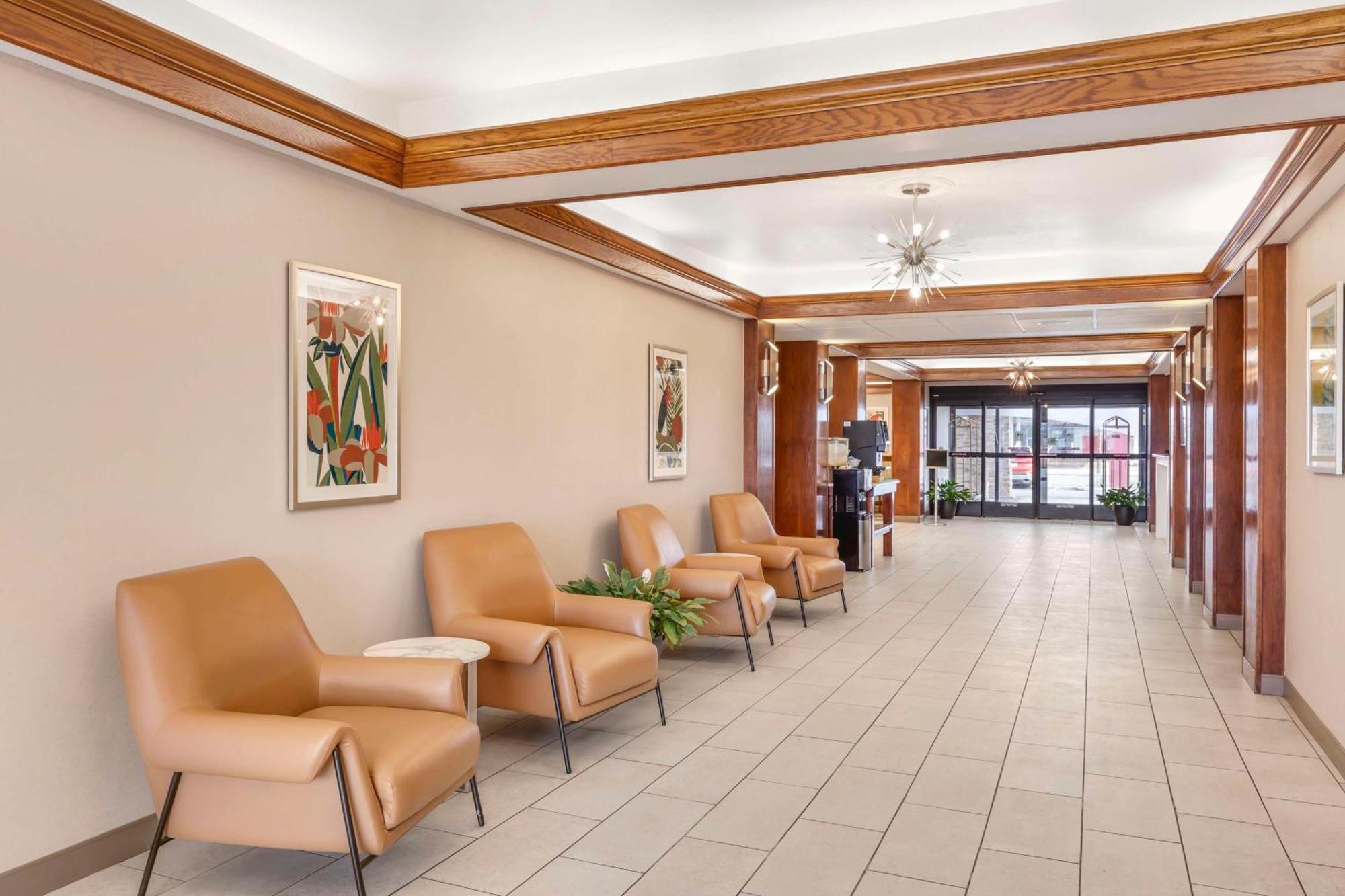 Best Western Plus Riata Brownwood Exterior photo